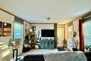 13 2nd St, Phoenixville, PA 19460 - Photo 4