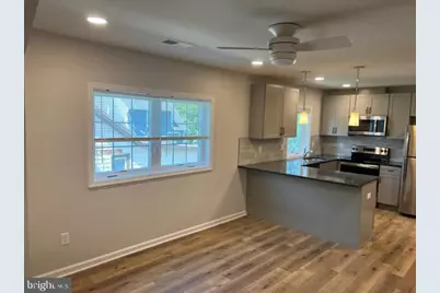 215 E Linden Street #UNIT 4, Kennett Square, PA 19348 - Photo 2