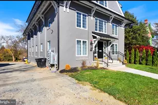 215 E Linden St, Kennett Square, PA 19348 - Photo 2