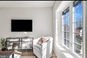 215 E Linden St, Kennett Square, PA 19348 - Photo 4