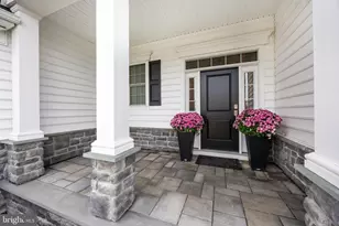 609 Metal St, Phoenixville, PA 19460 - Photo 2