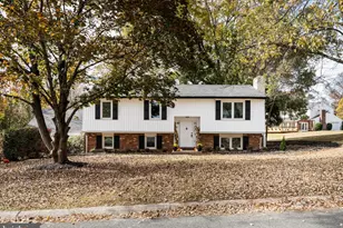 1189 Foxview Rd, Pottstown, PA 19465 - Photo 1