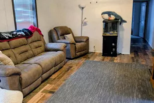 17 Glouster Ct, Coatesville, PA 19320 - Photo 2