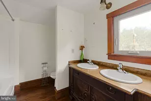 451 Pine Swamp Rd, Elverson, PA 19520 - Photo 36