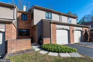204 Camsten Ct, Chesterbrook, PA 19087 - Photo 2