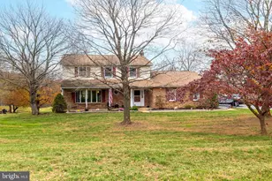 131 Highland Dr, Coatesville, PA 19320 - Photo 2