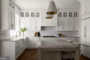 109 Lexington Mnr, Glenmoore, PA 19343 - Photo 2