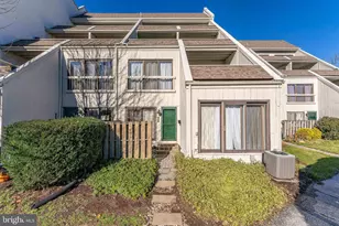 555 Summit House, West Chester, PA 19382 - Photo 2