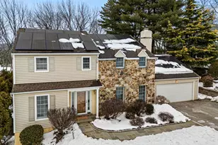 631 Westwind Dr, Berwyn, PA 19312 - Photo 2