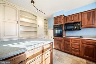 43 N Forge Manor Dr, Phoenixville, PA 19460 - Photo 4