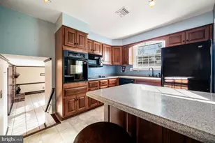 43 N Forge Manor Dr, Phoenixville, PA 19460 - Photo 12