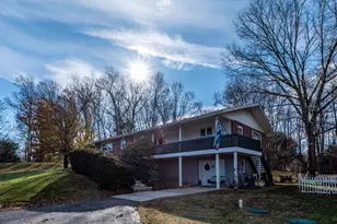 929 N Manor Rd, Honey Brook, PA 19344 - Photo 2