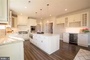 107 Lexington Mnr, Glenmoore, PA 19343 - Photo 2