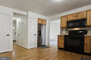 308 Flagstone Cir, Coatesville, PA 19320 - Photo 4