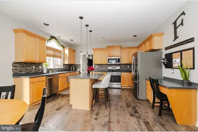 29 Grovehill Court, Downingtown, PA 19335 - Photo 2