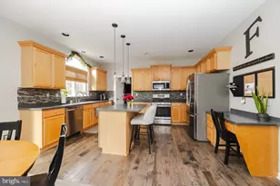 29 Grovehill Ct, Downingtown, PA 19335 - Photo 2