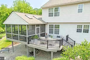 315 Martingale Cir, Coatesville, PA 19320 - Photo 38