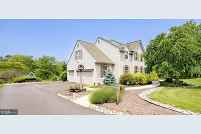 315 Martingale Circle, Coatesville, PA 19320 - Photo 4