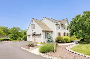 315 Martingale Cir, Coatesville, PA 19320 - Photo 4