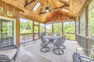 315 Martingale Cir, Coatesville, PA 19320 - Photo 32