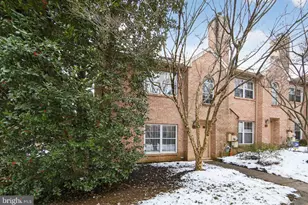 46 Rampart Dr, Chesterbrook, PA 19087 - Photo 2