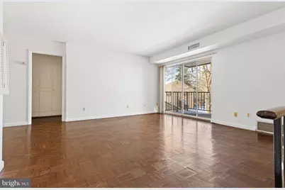 318 Old Forge Xing #318, Devon, PA 19333 - Photo 2