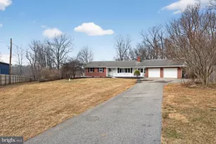 54 Hannum Dr, Coatesville, PA 19320 - Photo 2