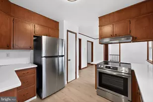 54 Hannum Dr, Coatesville, PA 19320 - Photo 2