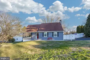 13 Marshall Cir, Downingtown, PA 19335 - Photo 2