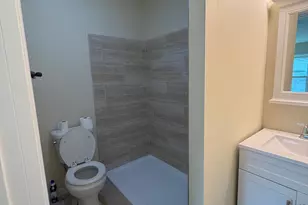 887 Aspen Ave, Spring City, PA 19475 - Photo 8