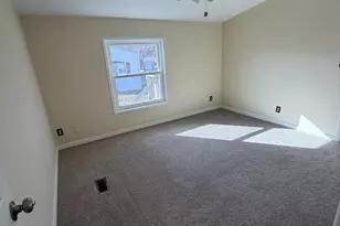 887 Aspen Ave, Spring City, PA 19475 - Photo 6