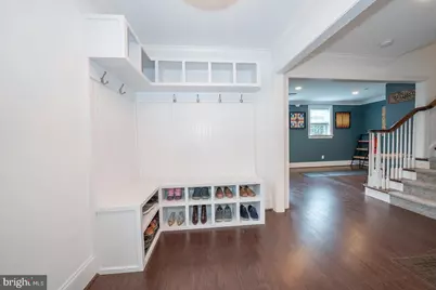 19 Village Square, Paoli, PA 19301 - Photo 2