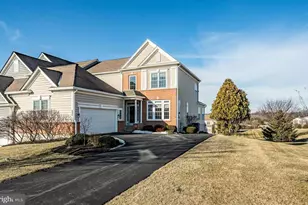 300 S Caldwell Cir, Downingtown, PA 19335 - Photo 2