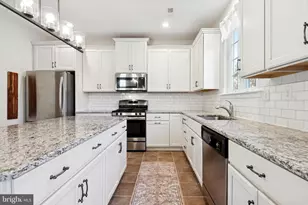 169 Patriot Ln, Downingtown, PA 19335 - Photo 14