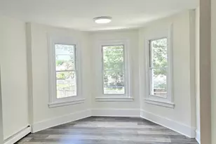 825 Maple Ave, Phoenixville, PA 19460 - Photo 2