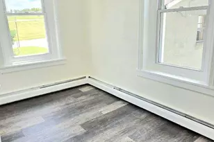 825 Maple Ave, Phoenixville, PA 19460 - Photo 4