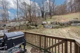 329 Mt Pleasant St, Coatesville, PA 19320 - Photo 12