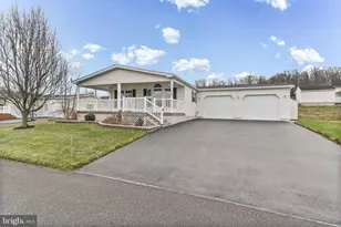 412 Aspen St, Coatesville, PA 19320 - Photo 2