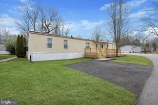 8 Cherokee Ln, Honey Brook, PA 19344 - Photo 1