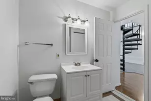 208 Valley Stream Ln, Chesterbrook, PA 19087 - Photo 18