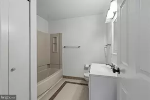 208 Valley Stream Ln, Chesterbrook, PA 19087 - Photo 16