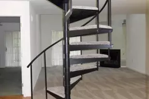 208 Valley Ln, Chesterbrook, PA 19087 - Photo 2