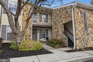 208 Valley Stream Ln, Chesterbrook, PA 19087 - Photo 2