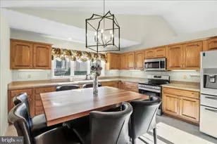 9 Parkside Dr, Elverson, PA 19520 - Photo 4