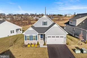 223 Letitia Mnr Dr, West Grove, PA 19390 - Photo 2