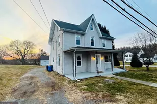 11 Newport Ave, Parkesburg, PA 19365 - Photo 2