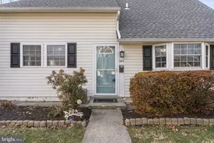 310 Locust Dr, Phoenixville, PA 19460 - Photo 4