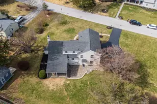 125 Clover Hill Ln, Wayne, PA 19087 - Photo 2