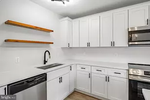 61 Pennsylvania Ave, Phoenixville, PA 19460 - Photo 4