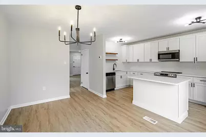 61 Pennsylvania Avenue, Phoenixville, PA 19460 - Photo 2